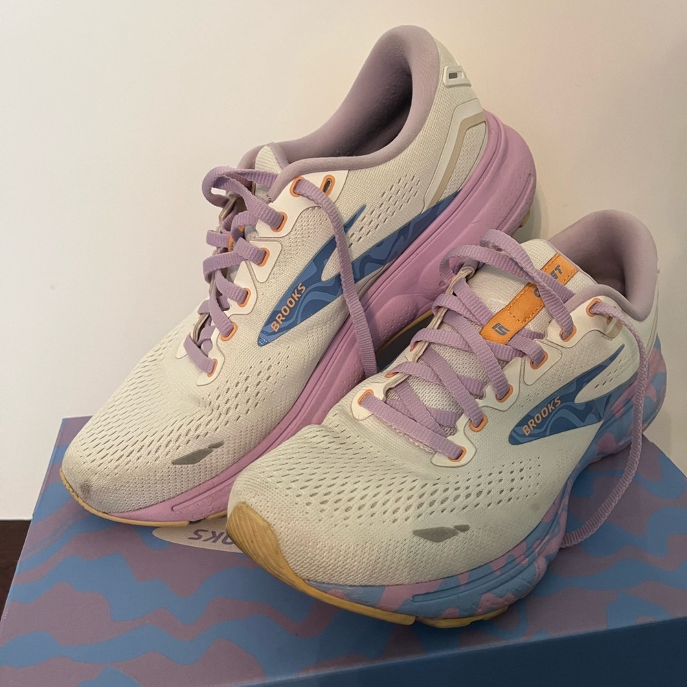 Brooks Cream and Purple Athletic Shoes with Cushioned Support